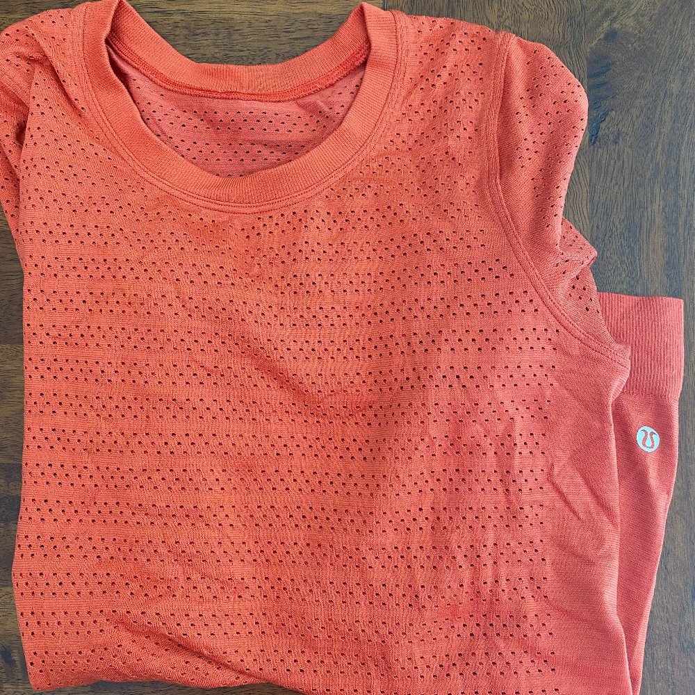 lululemon Breeze By Long Sleeve II shirt in Brick